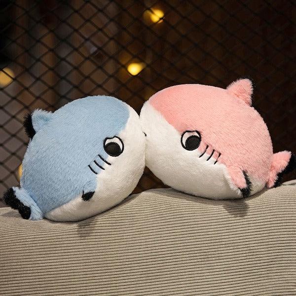 peluche requin méchant